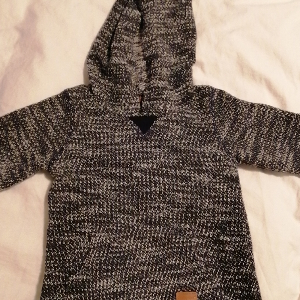 Hoody/sweater.